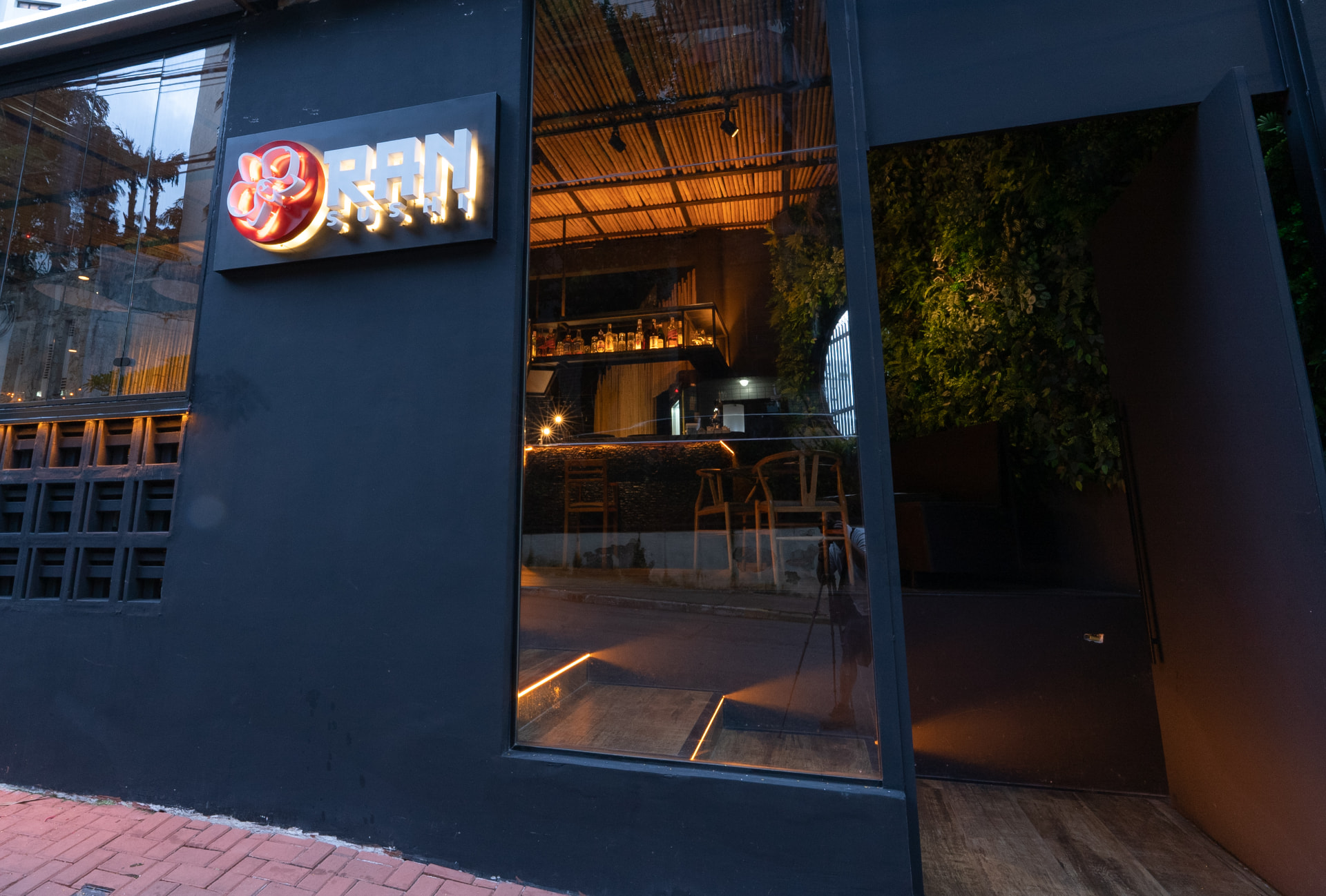 Fachada do Sushi Ran, Real Parque